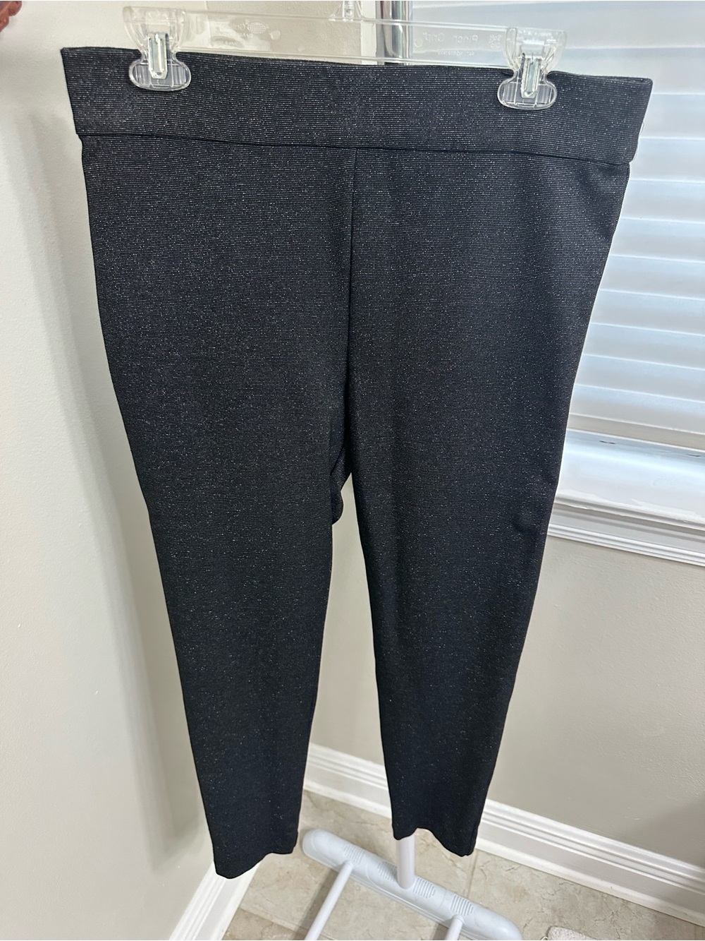 LOFT Metallic sparkle, black pull on pants, L